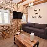 Murofinto Homes 아파트 *